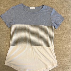 Size M Amazon basic tee. Perfect condition.